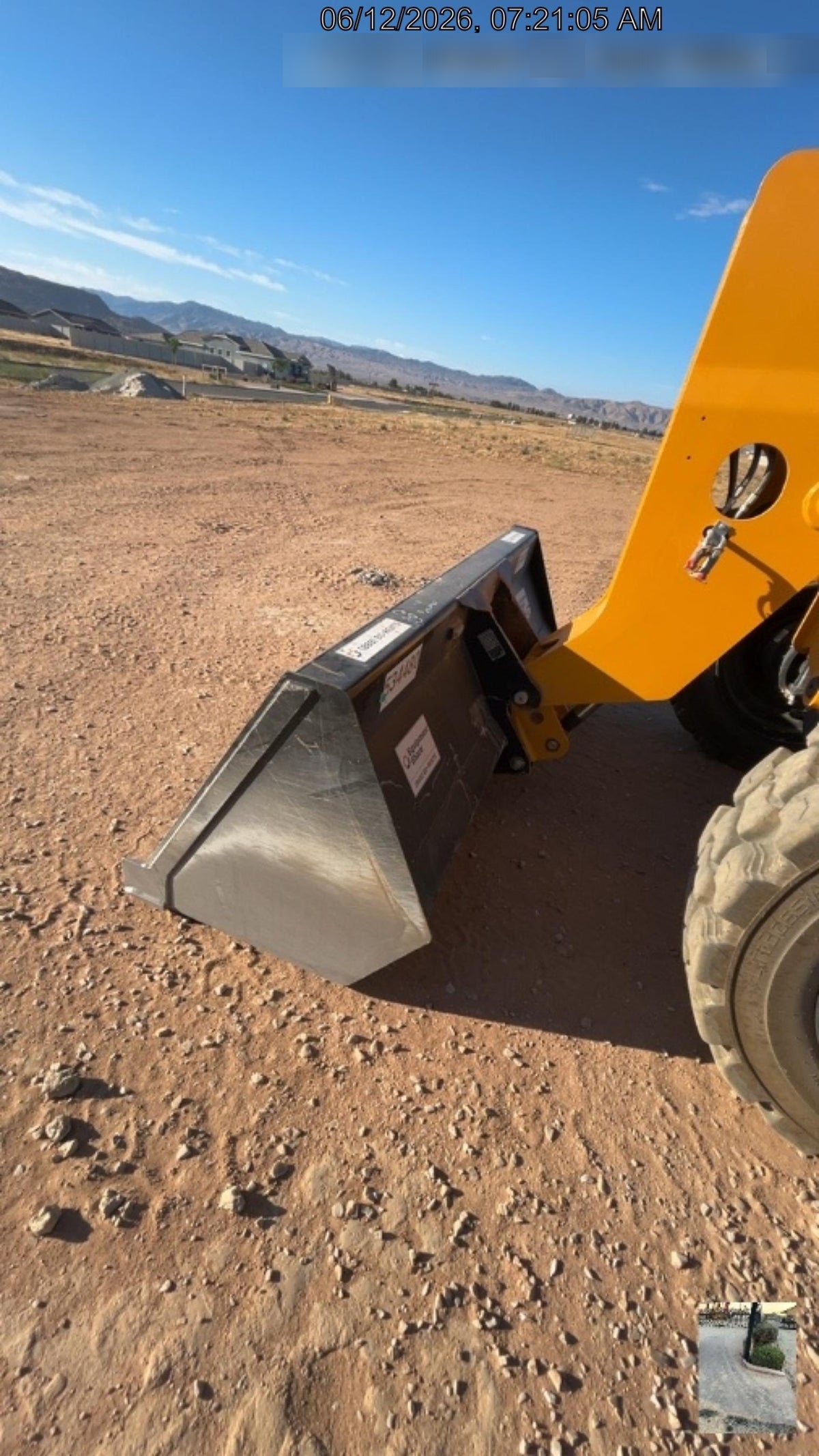 2025 JLG 1001100823