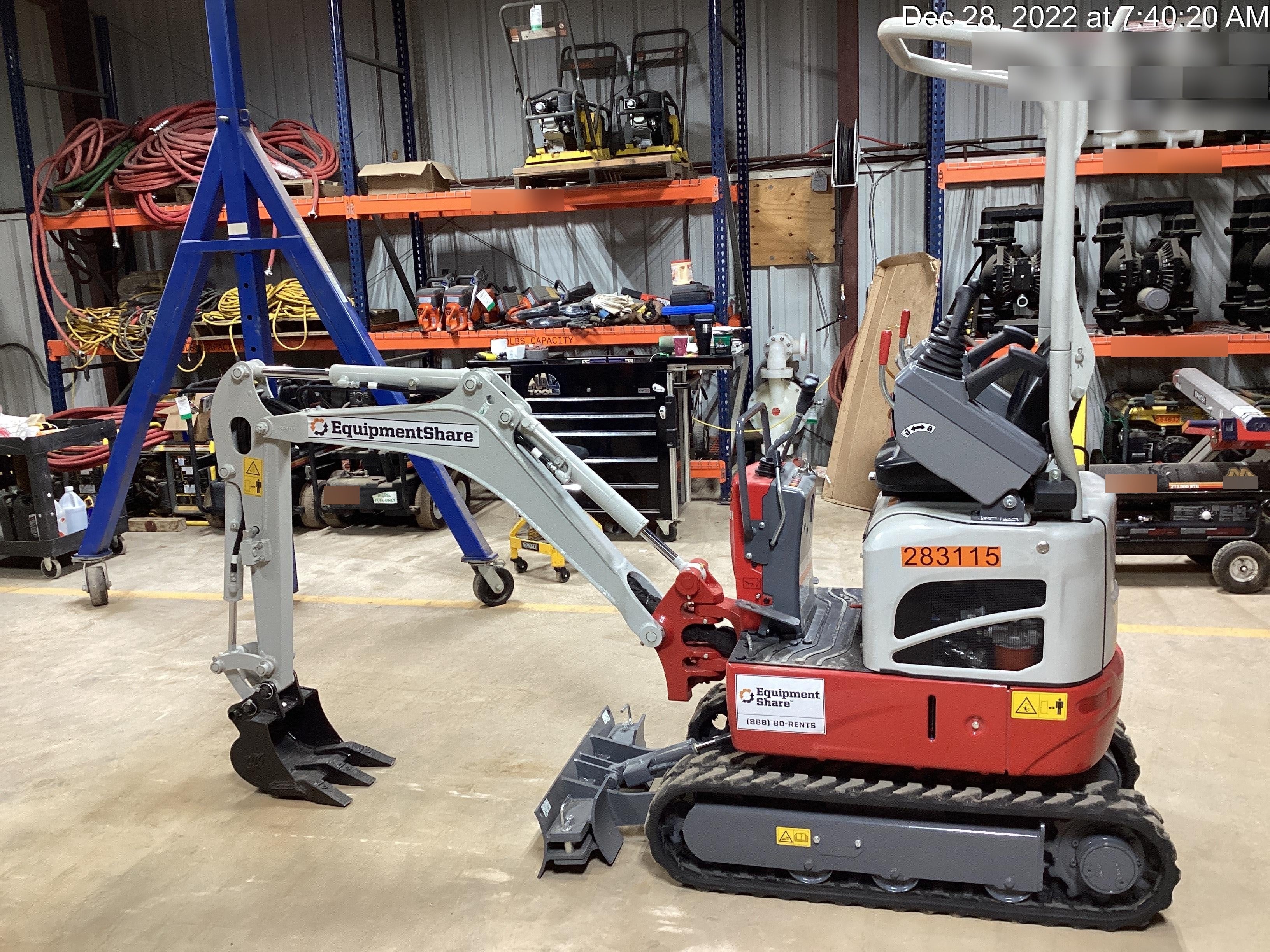 2022 TAKEUCHI TB210R