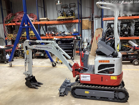 2022 TAKEUCHI TB210R
