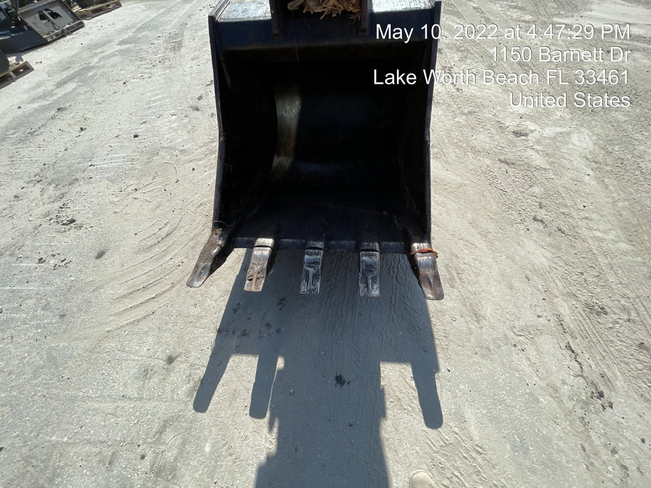 2015 CASE 42" Bucket - Case