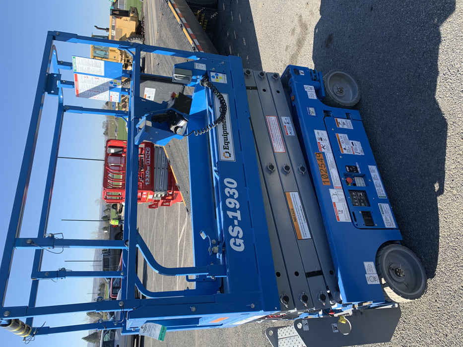 2020 Genie GS-1930 Solid Non Marking Tires, Beacon, Folding rails with half height swing gate, 800W Inverter