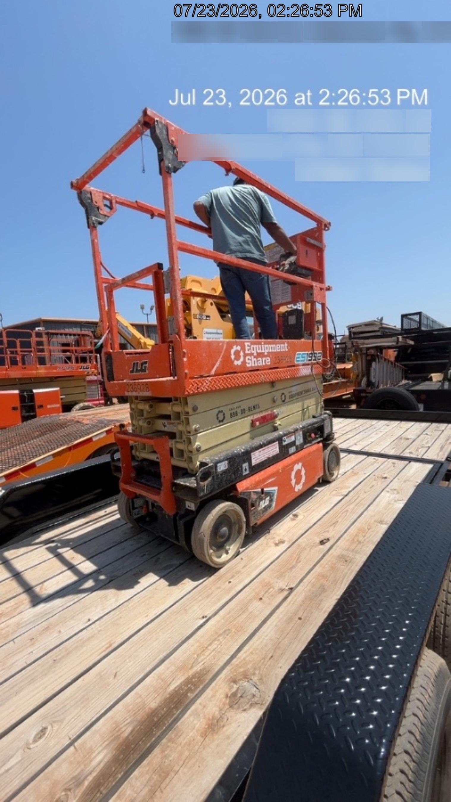 2022 JLG ES1932