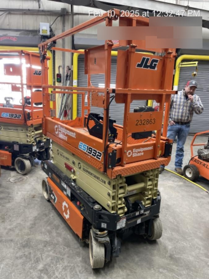 2022 JLG ES1932