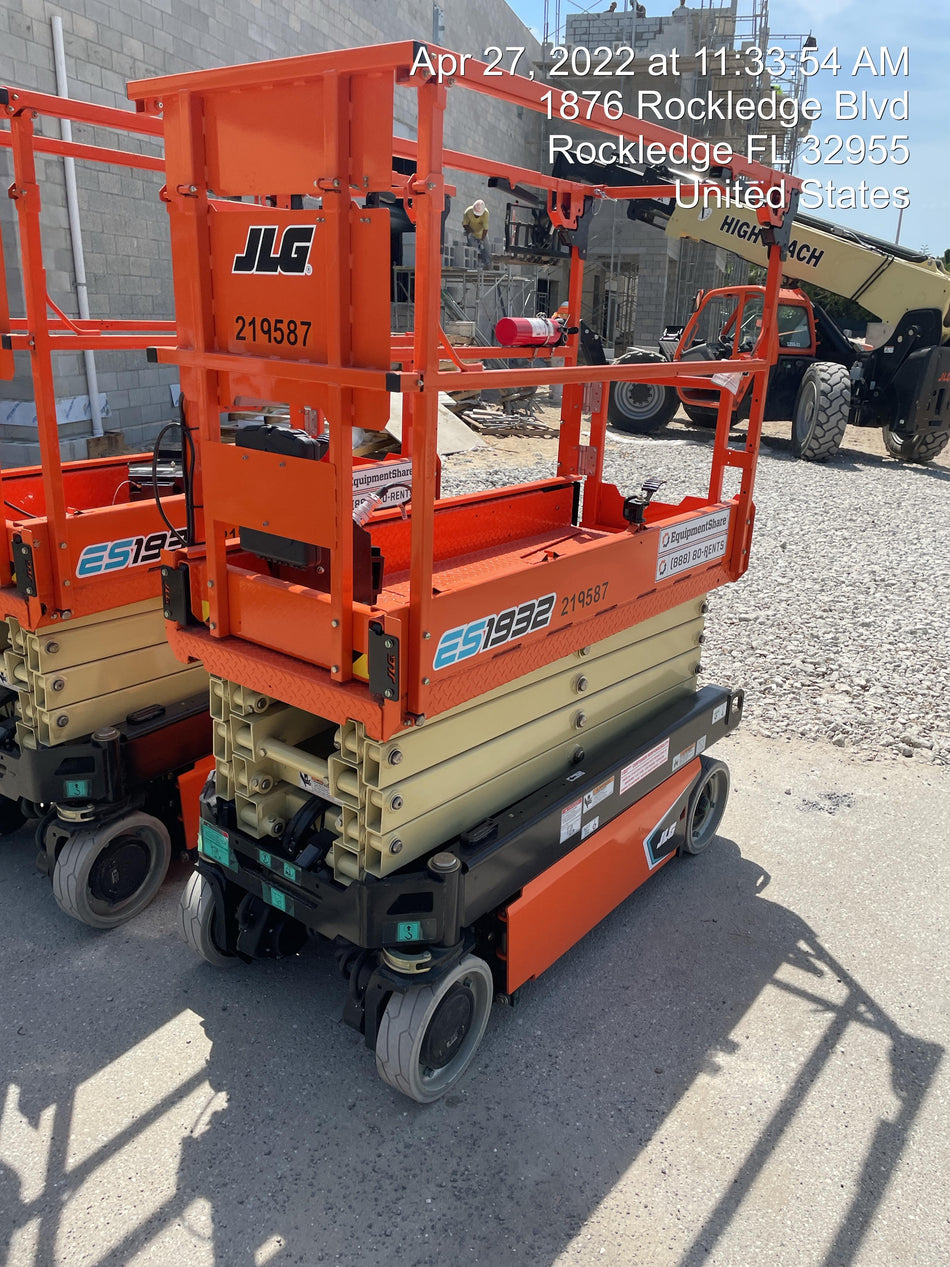 2022 JLG ES1932