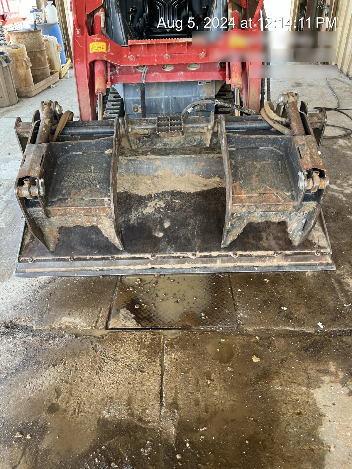 2018 PALADIN 76" Scrap Grapple Bucket - Paladin