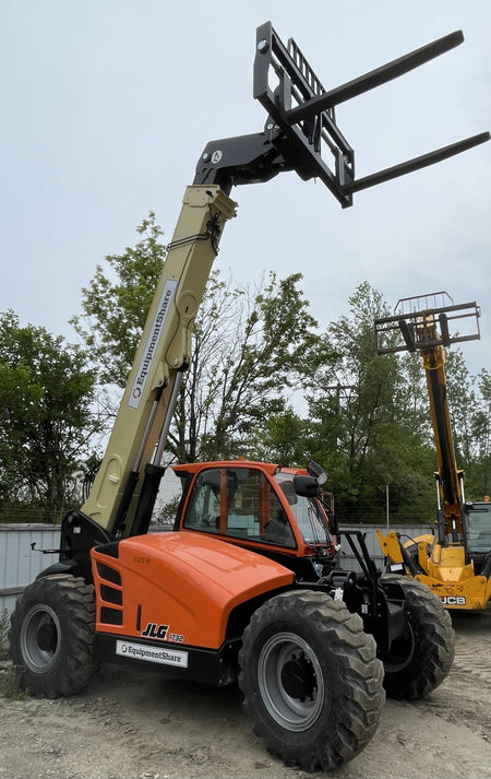 2023 JLG 1732