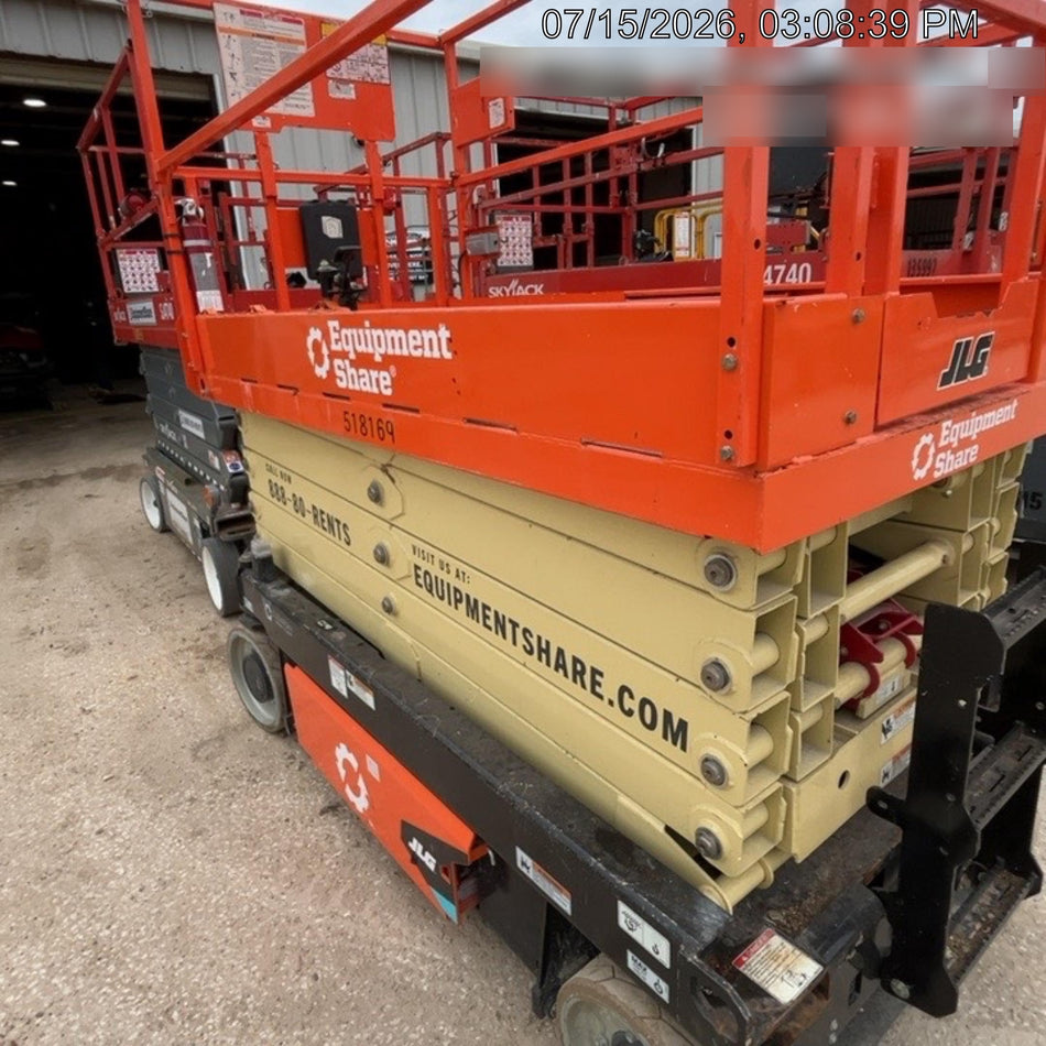 2025 JLG ES3246