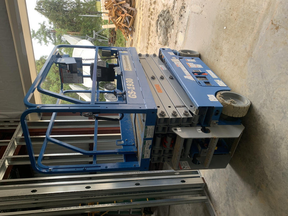 2020 Genie GS-1930 Fixed rails with chain entry gate - Pre A92.20