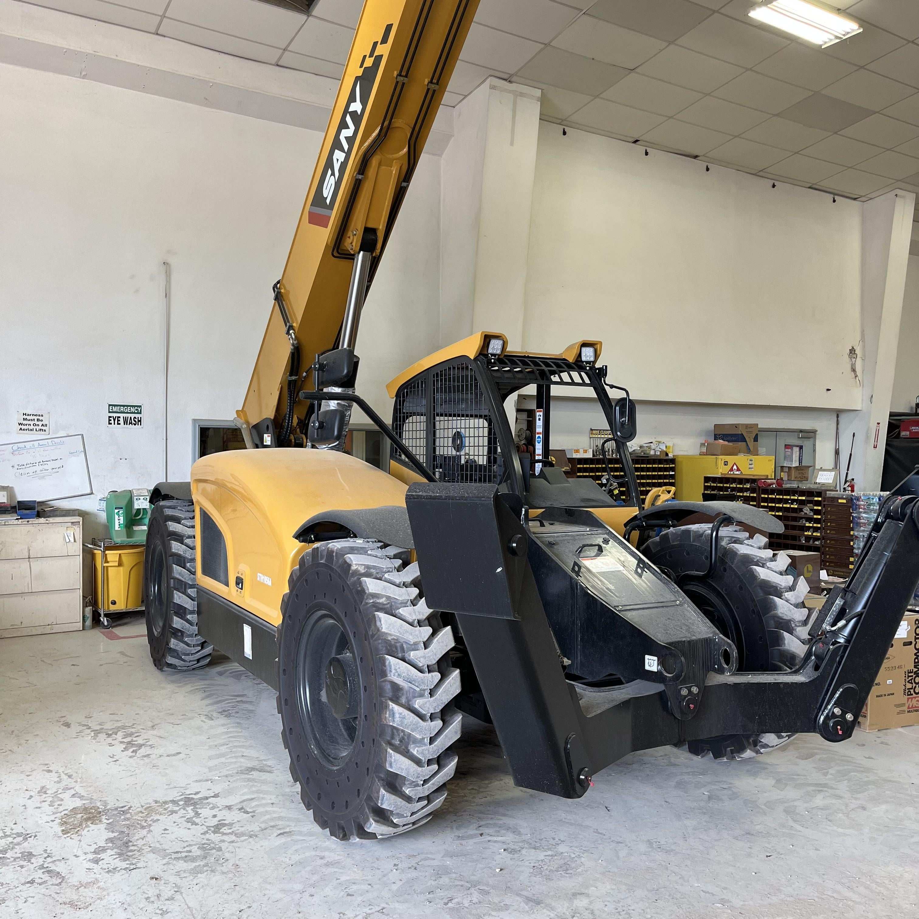 2023 SANY STH1056