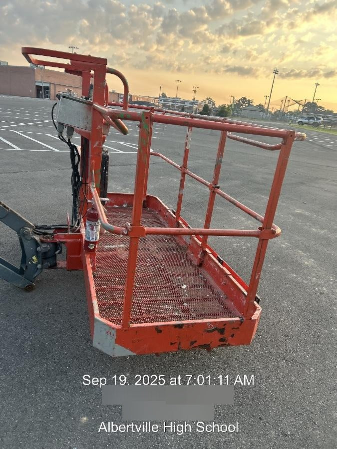 2016 SKYJACK SJ86T