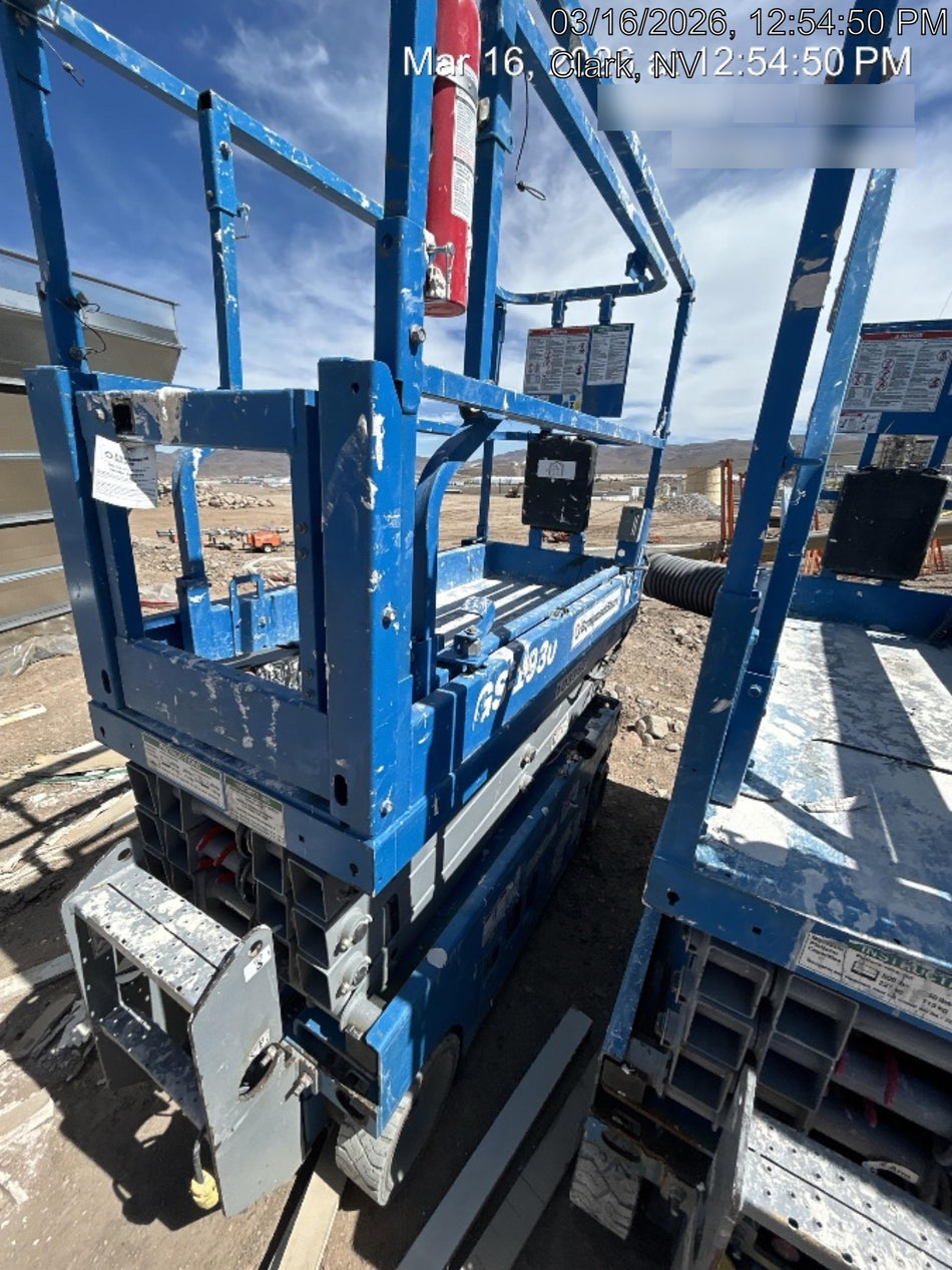 2020 Genie GS-1930 Solid Non Marking Tires, Beacon, Folding rails with half height swing gate, 800W Inverter