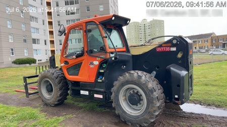 2021 JLG 1732