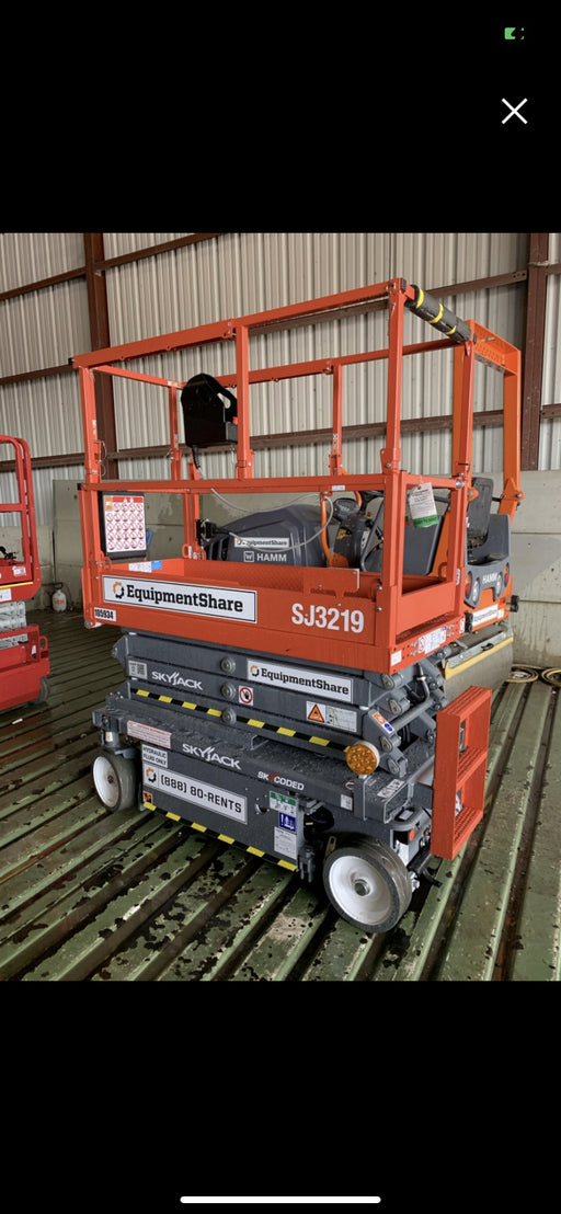 2020 Skyjack SJIII-3219 Solid NM Tires, Half height spring hinged entry gate, Dual Beacons, 800W Inverter