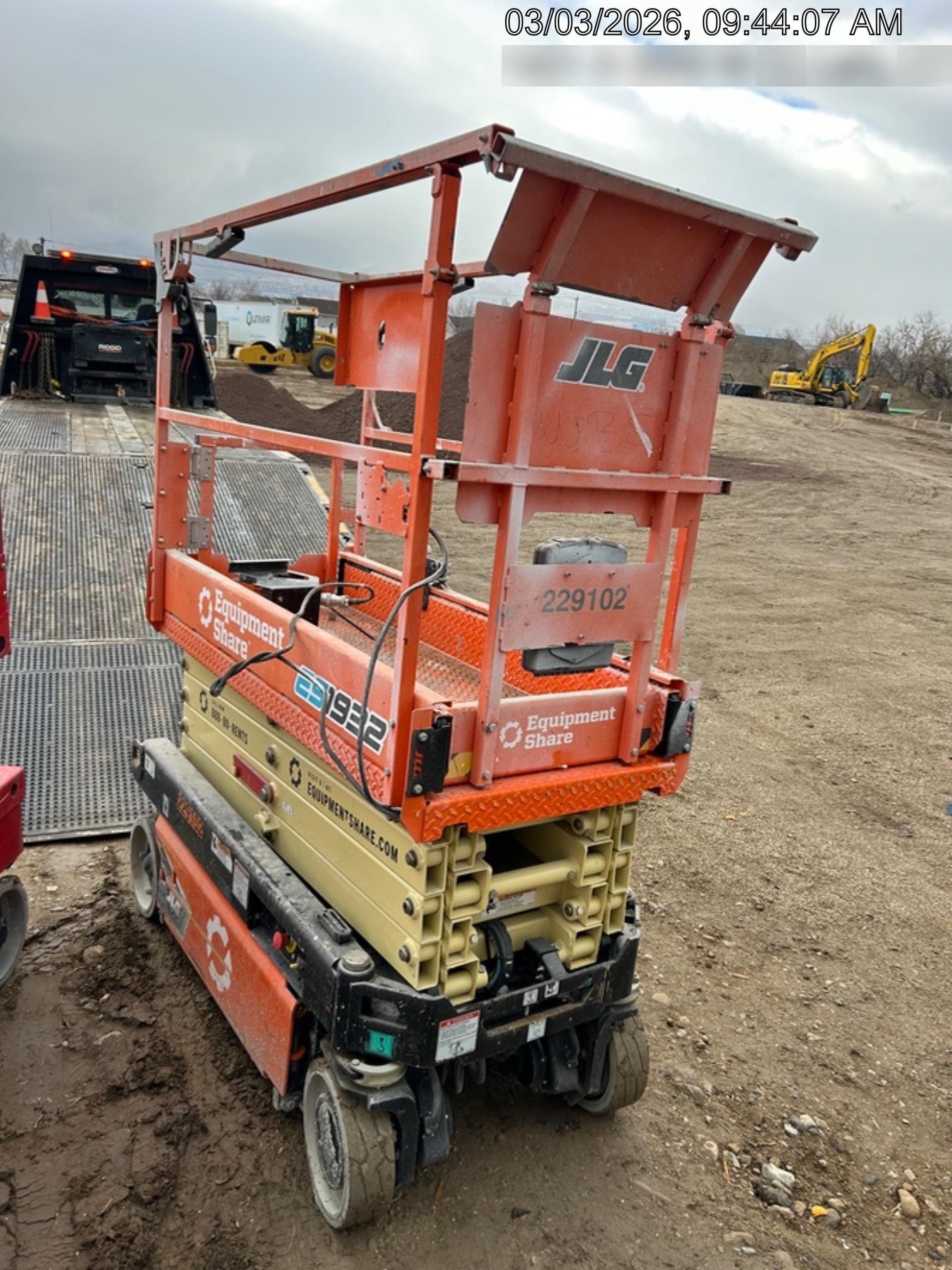 2022 JLG ES1932