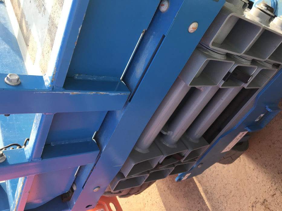 2019 Genie GS-2632 Folding rails with half height swing gate