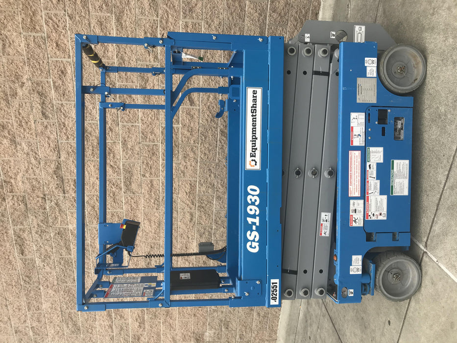 2020 Genie GS-1930 Solid Non Marking Tires, Beacon, Folding rails with half height swing gate, 800W Inverter