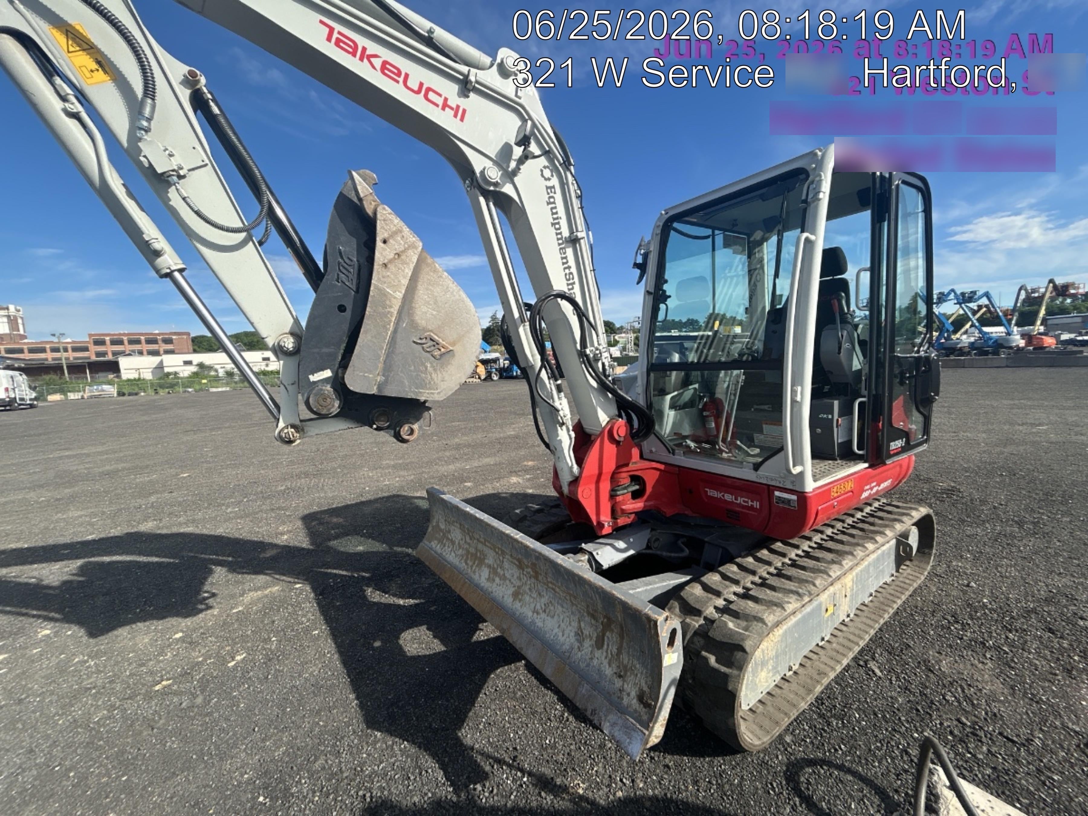 2025 TAKEUCHI 24" Bucket Takeuchi