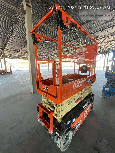 2022 JLG ES1932