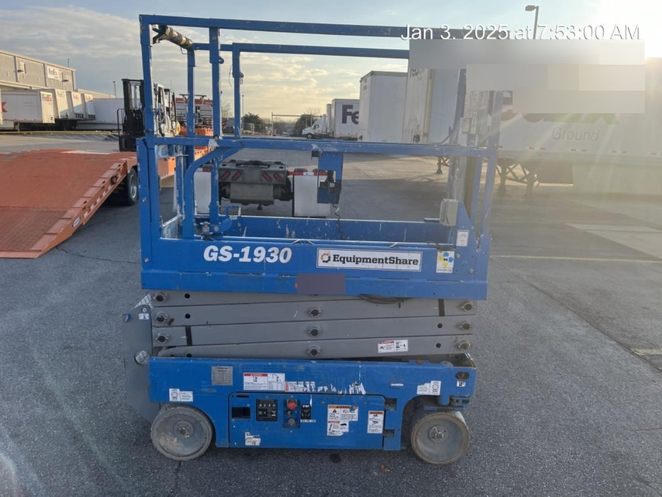 2020 Genie GS-1930 Solid Non Marking Tires, Beacon, Folding rails with half height swing gate