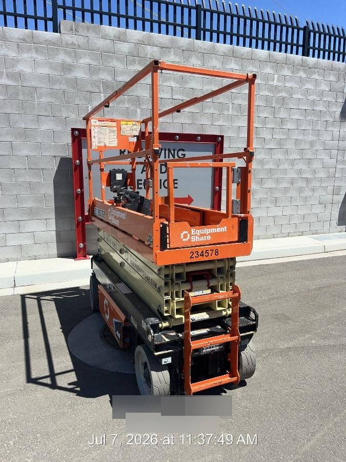 2022 JLG ES2632