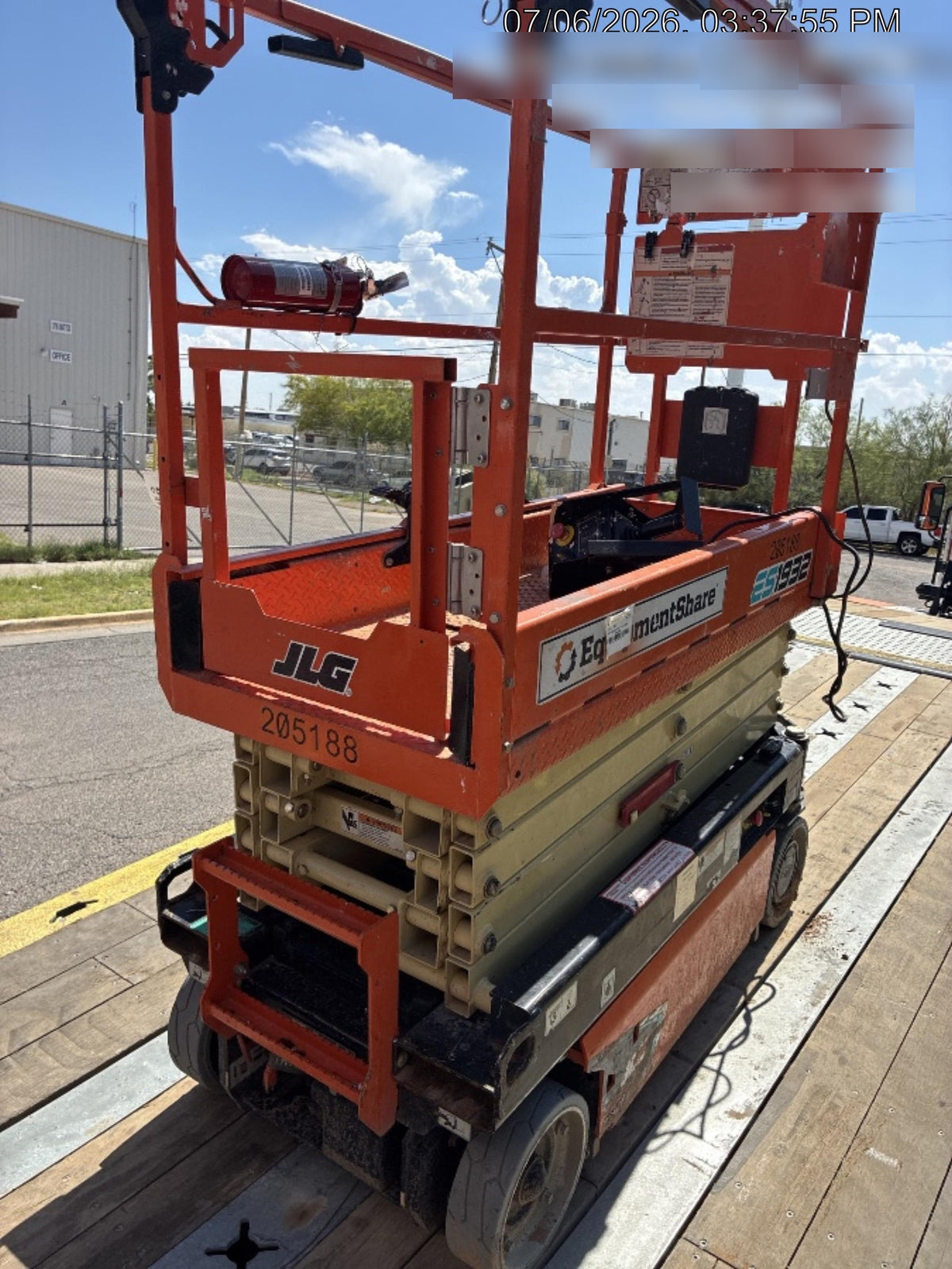 2022 JLG ES1932