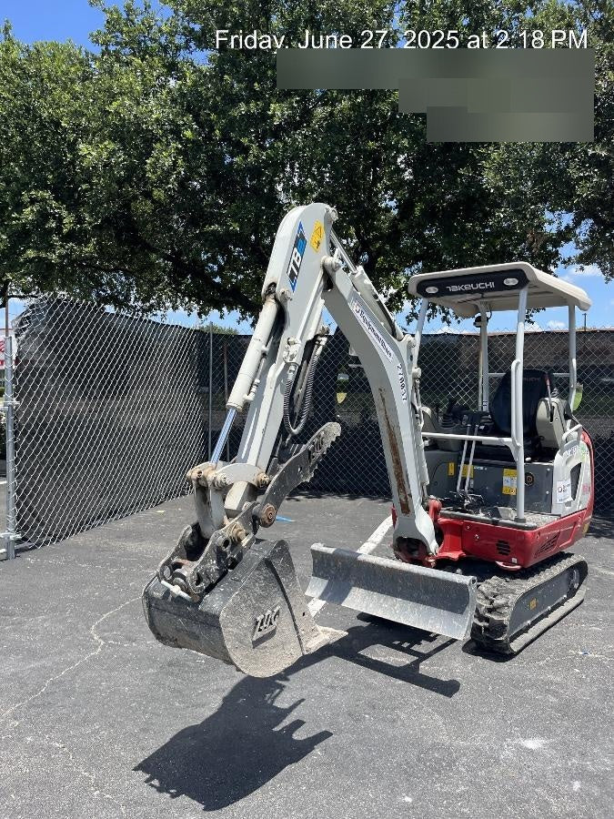2022 TAKEUCHI TB20e