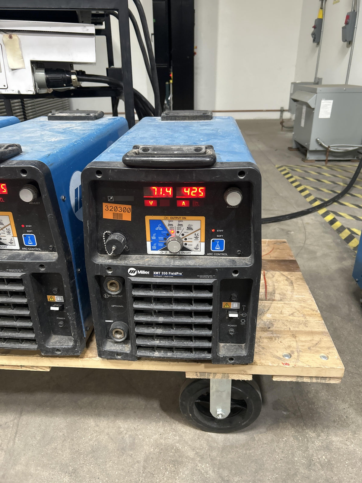 2023 MILLER ELECTRIC XMT 350