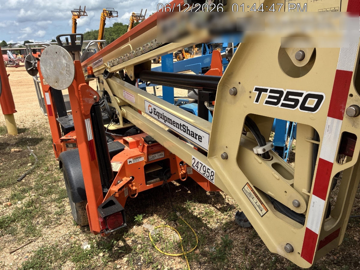 2022 JLG T350
