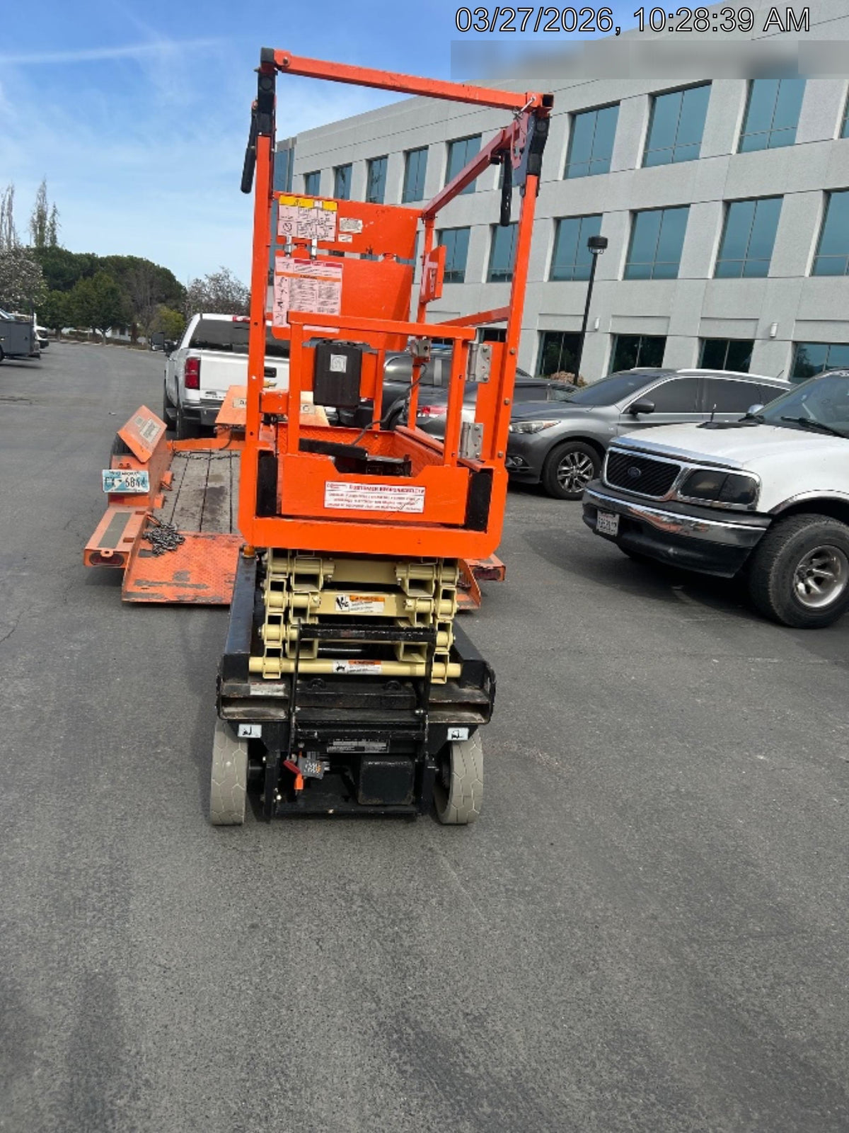 2024 JLG ES1932