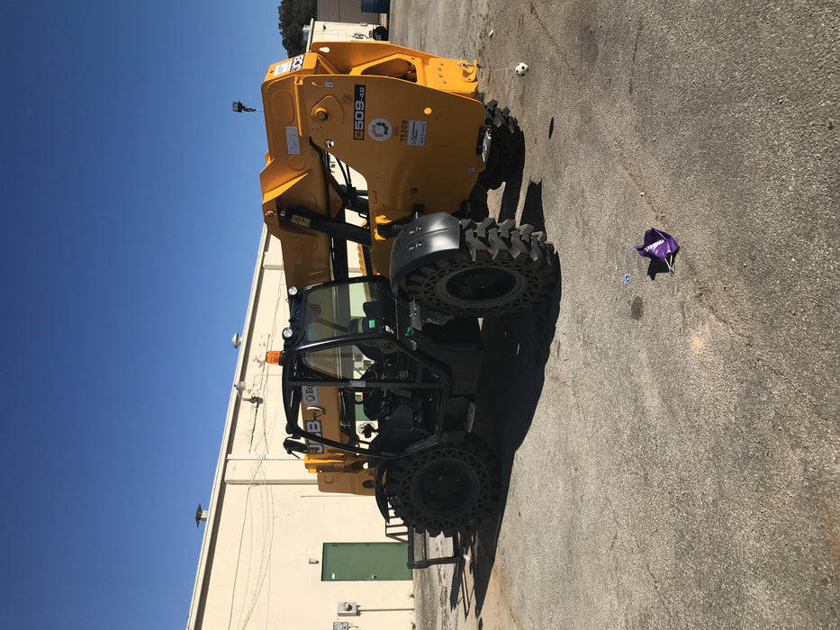 2020 JCB 509-42 Canopy, Solid Tires, Work Lights, Beacon, Aux Hydraulics, Back up Alarm, Lifting Eye, ES Decals