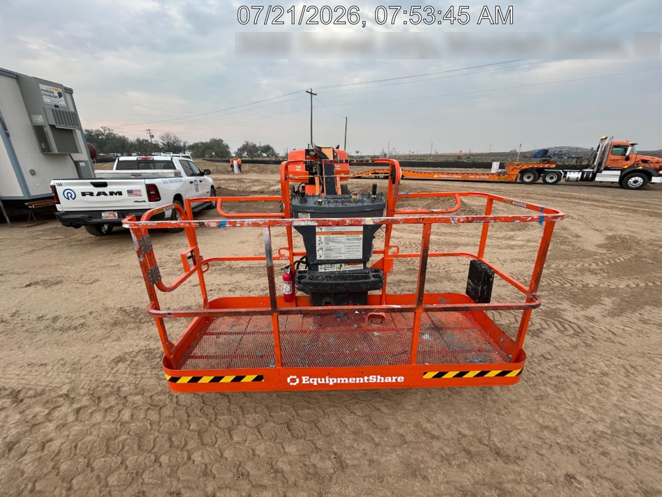 2022 JLG 660SJ