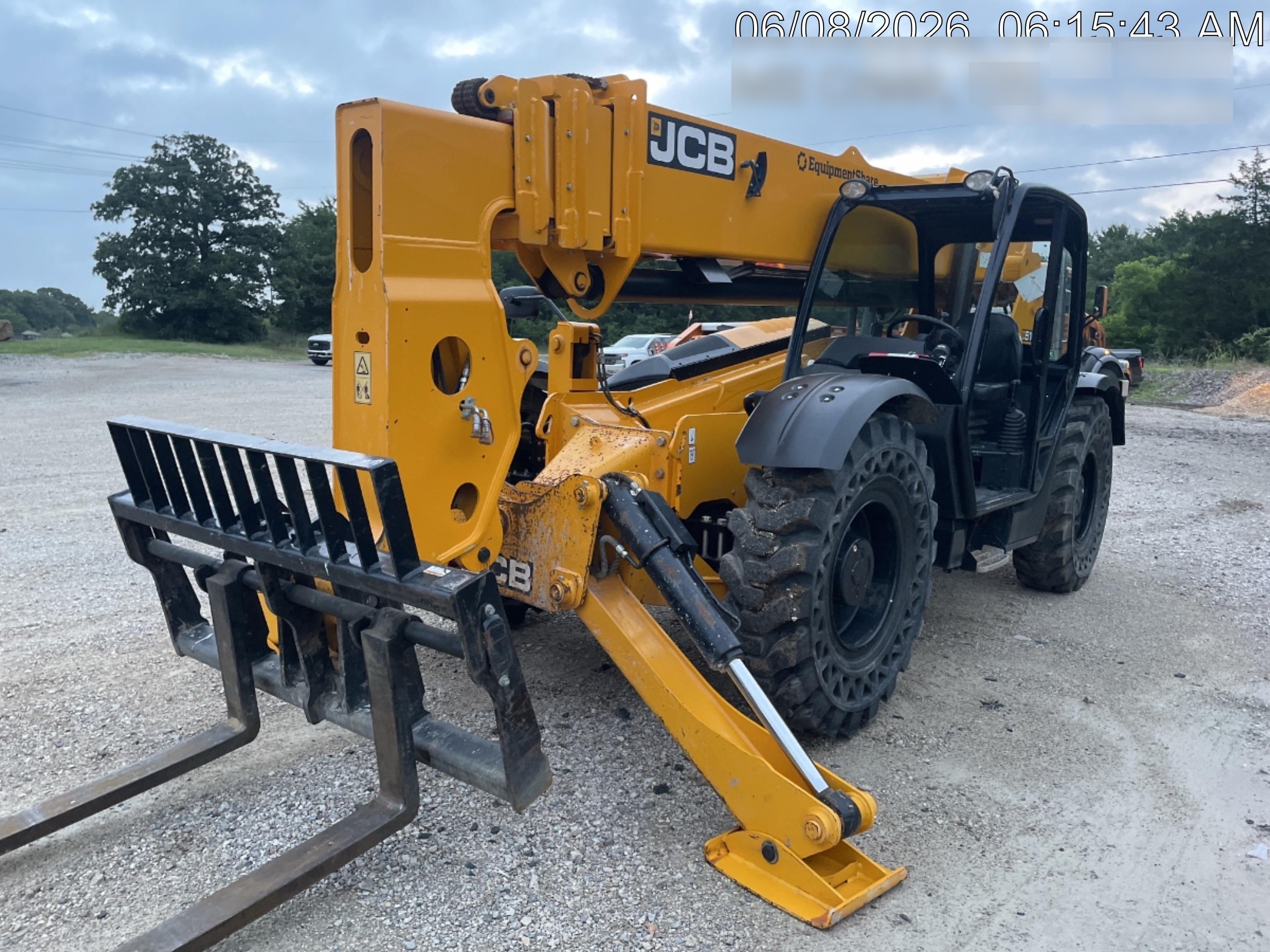 2023 JCB 510-56