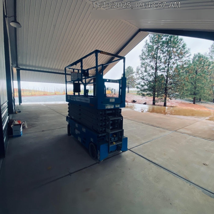 2020 Genie GS-3232 Standard, Folding half height swing gate, 800W Inverter