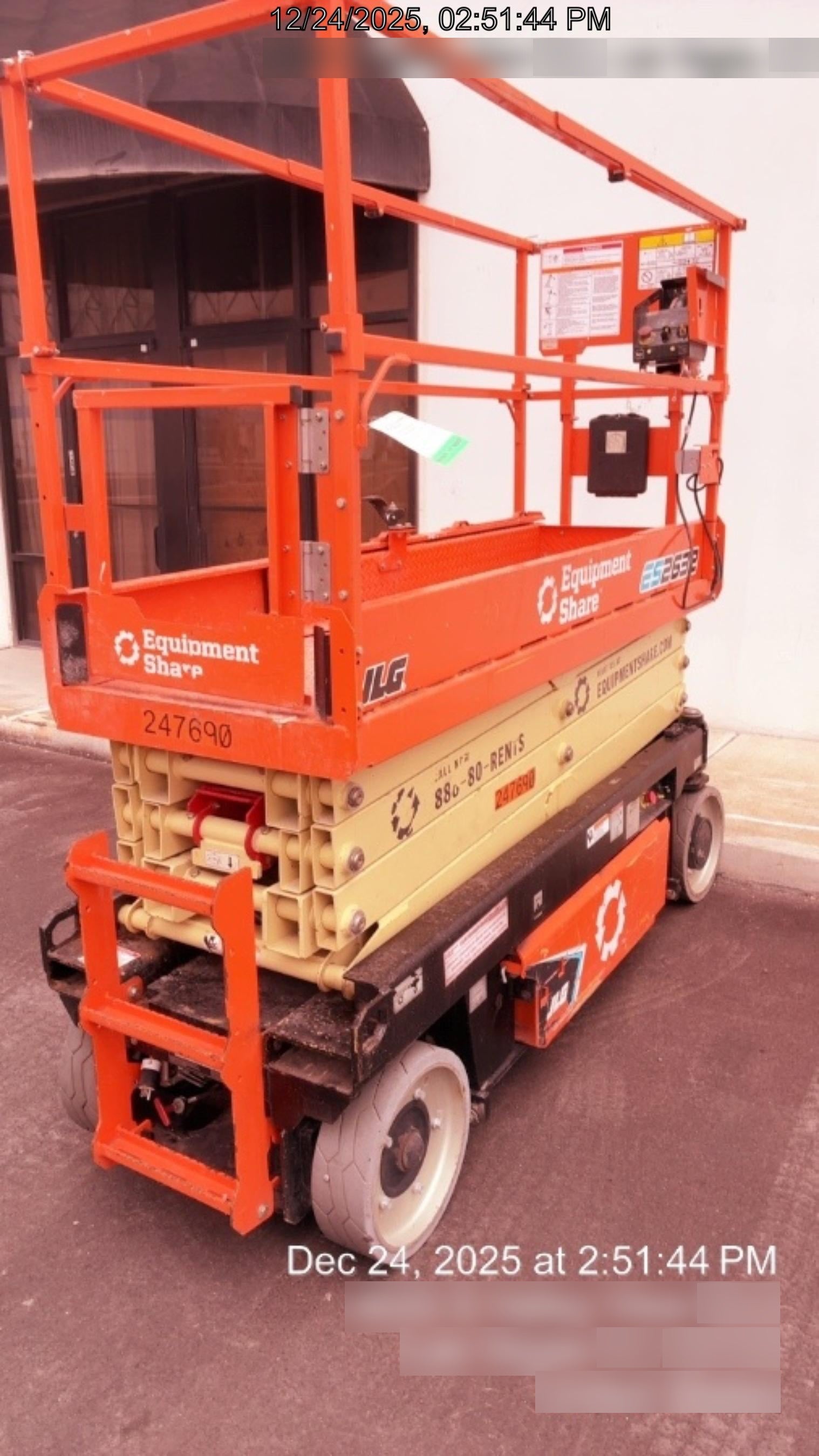 2022 JLG ES2632