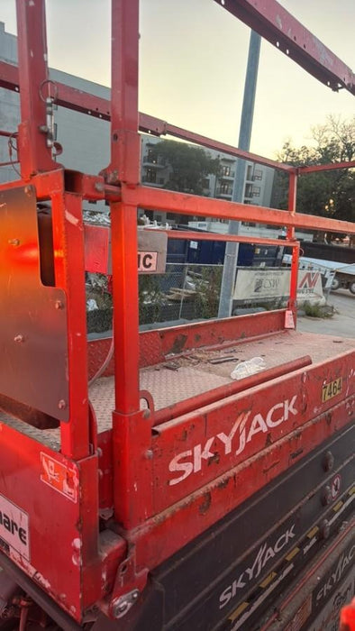 2018 Skyjack SJIII-3226 Skyjack SJIII3226 Scissor Lift w/Trojan Batteries