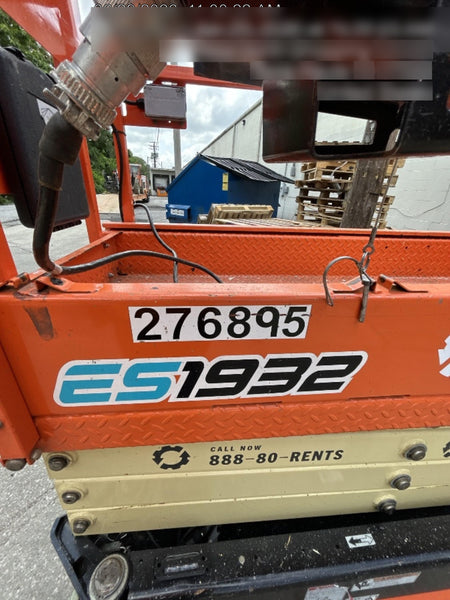 2022 JLG ES1932