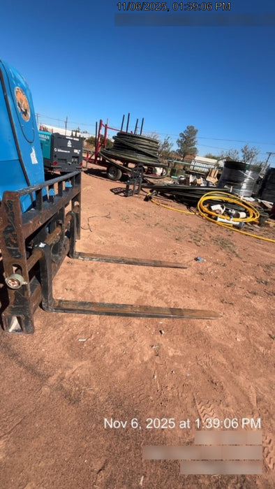 2018 Genie GTH-844 Genie GTH-844 w/Enclosed Cab w/HVAC, Work Lights, Solid Tires, Beacon, 60" Carriage and Forks