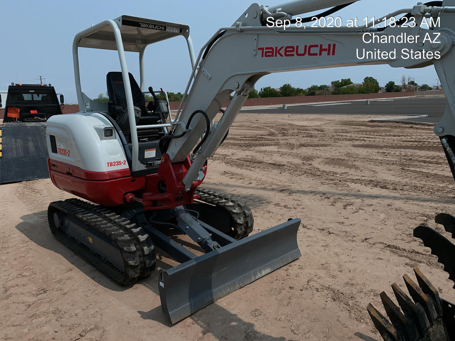 2020 TAKEUCHI TB235-2R