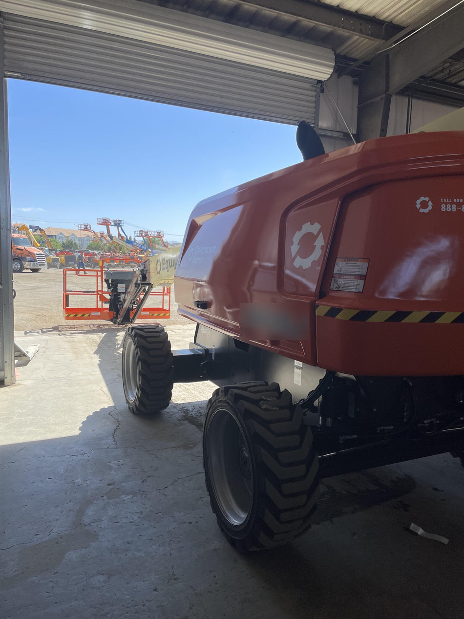 2023 JLG 660SJ