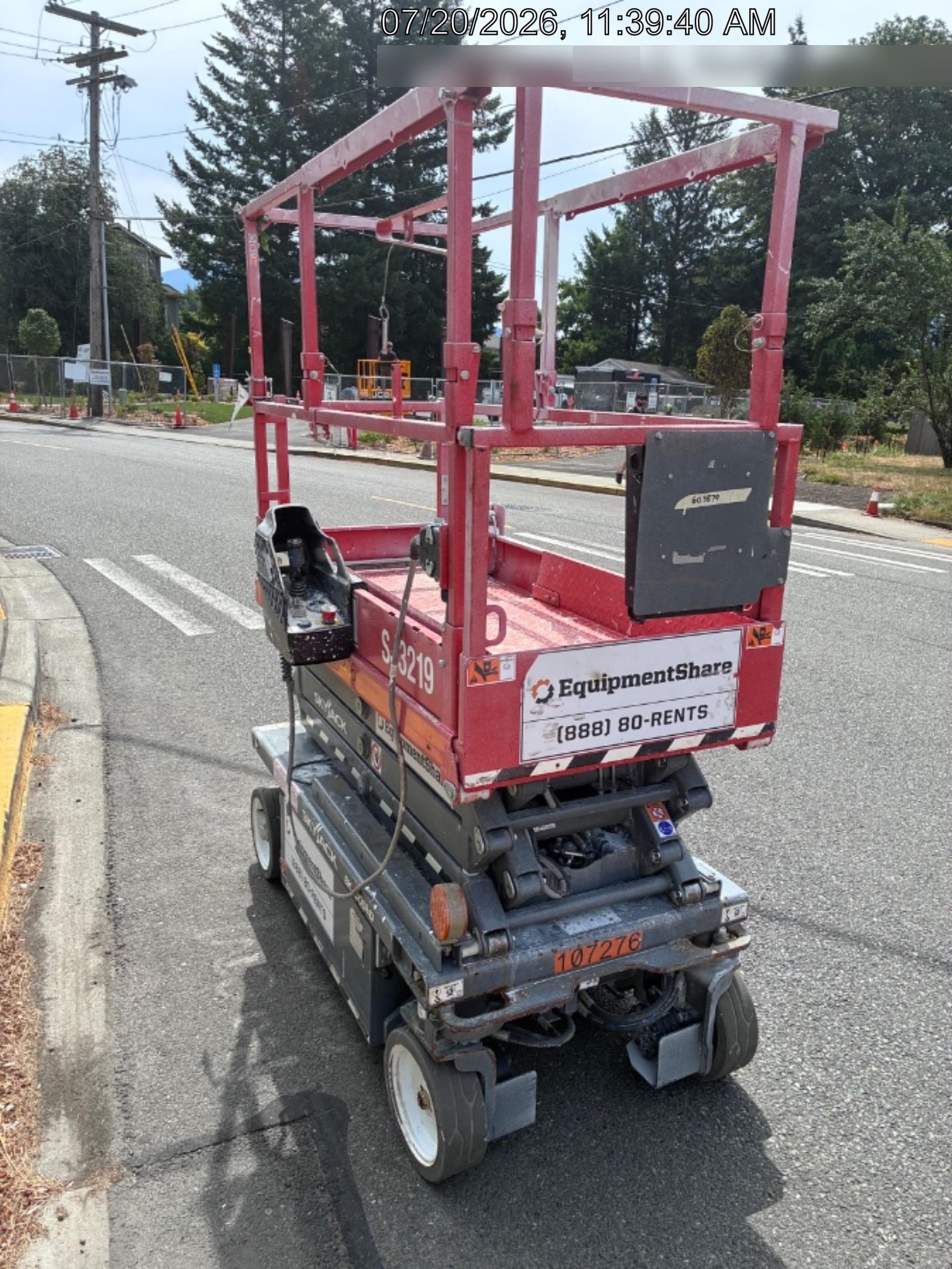 2020 Skyjack SJIII-3219 Solid NM Tires, Half height spring hinged entry gate, Dual Beacons, 800W Inverter