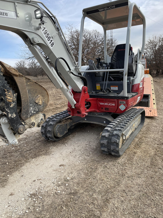 2021 TAKEUCHI TB235-2R