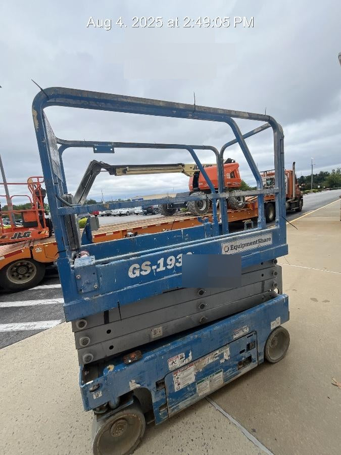 2019 Genie GS-1930 Fixed Rails with Chain Entry
