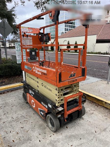 2022 JLG ES1932