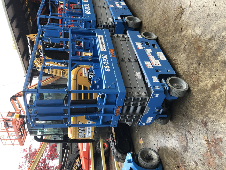 2020 Genie GS-1930 Solid Non Marking Tires, Beacon, Folding rails with half height swing gate, 800W Inverter