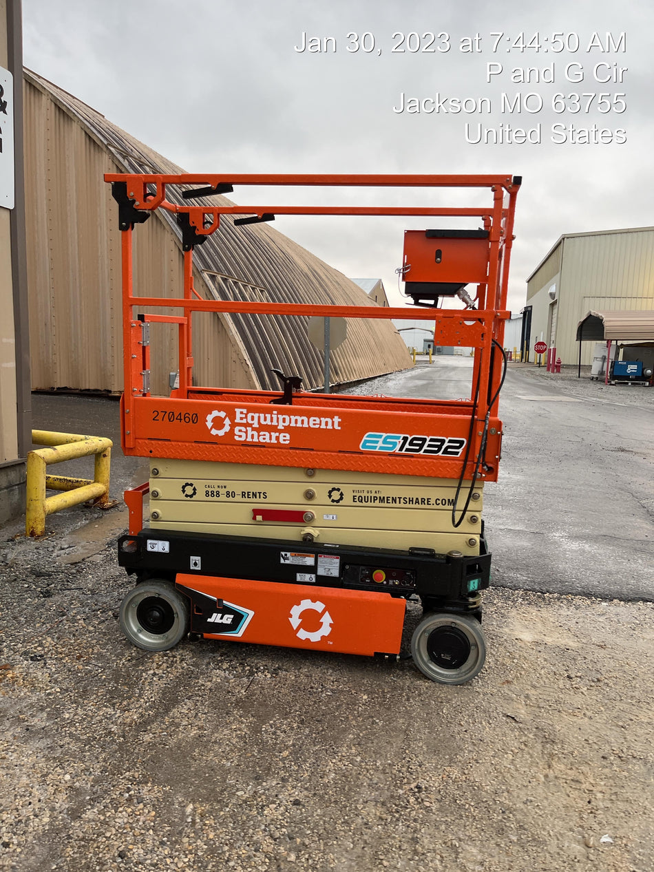 2022 JLG ES1932