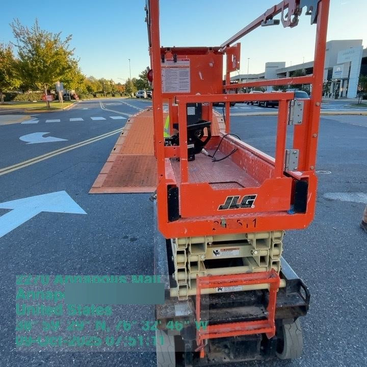 2023 JLG ES1932
