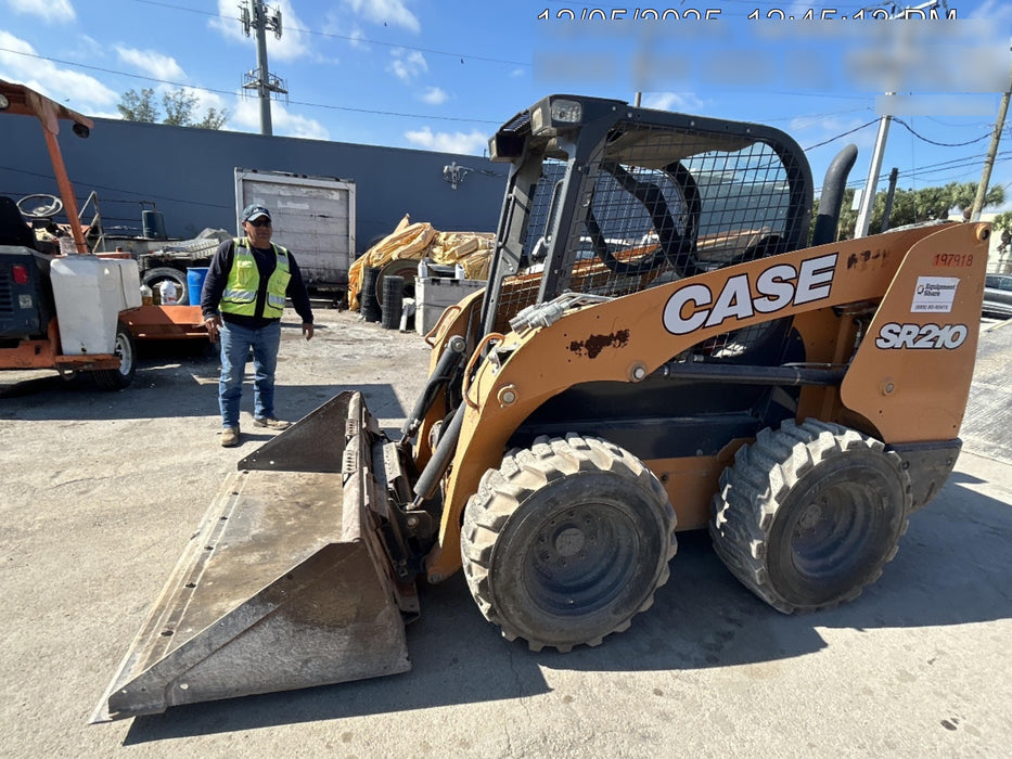 2017 CASE SR210