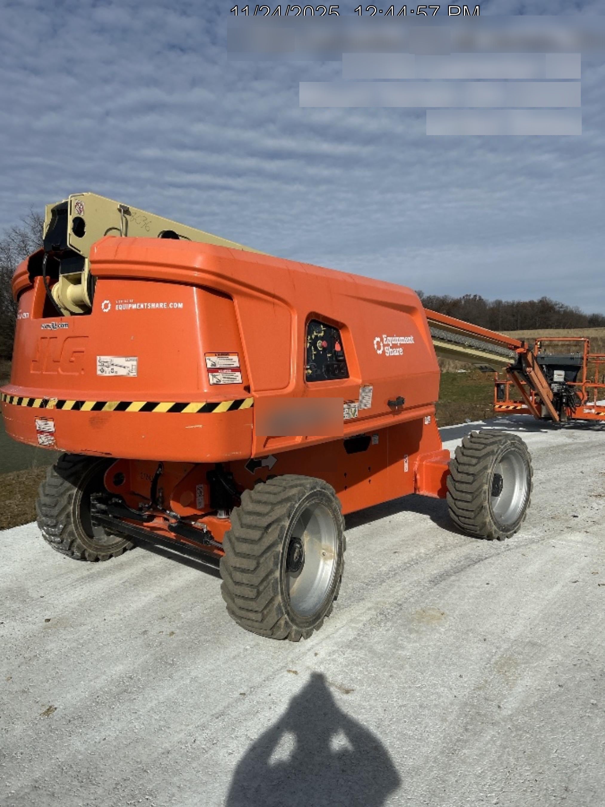 2022 JLG 660SJ