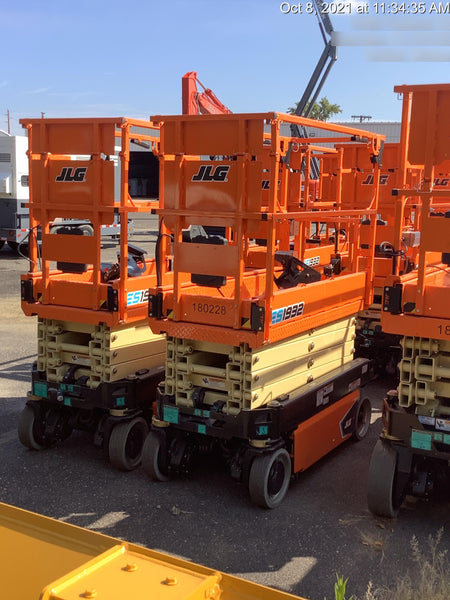 2021 JLG ES1932