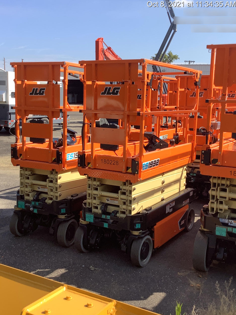 2021 JLG ES1932